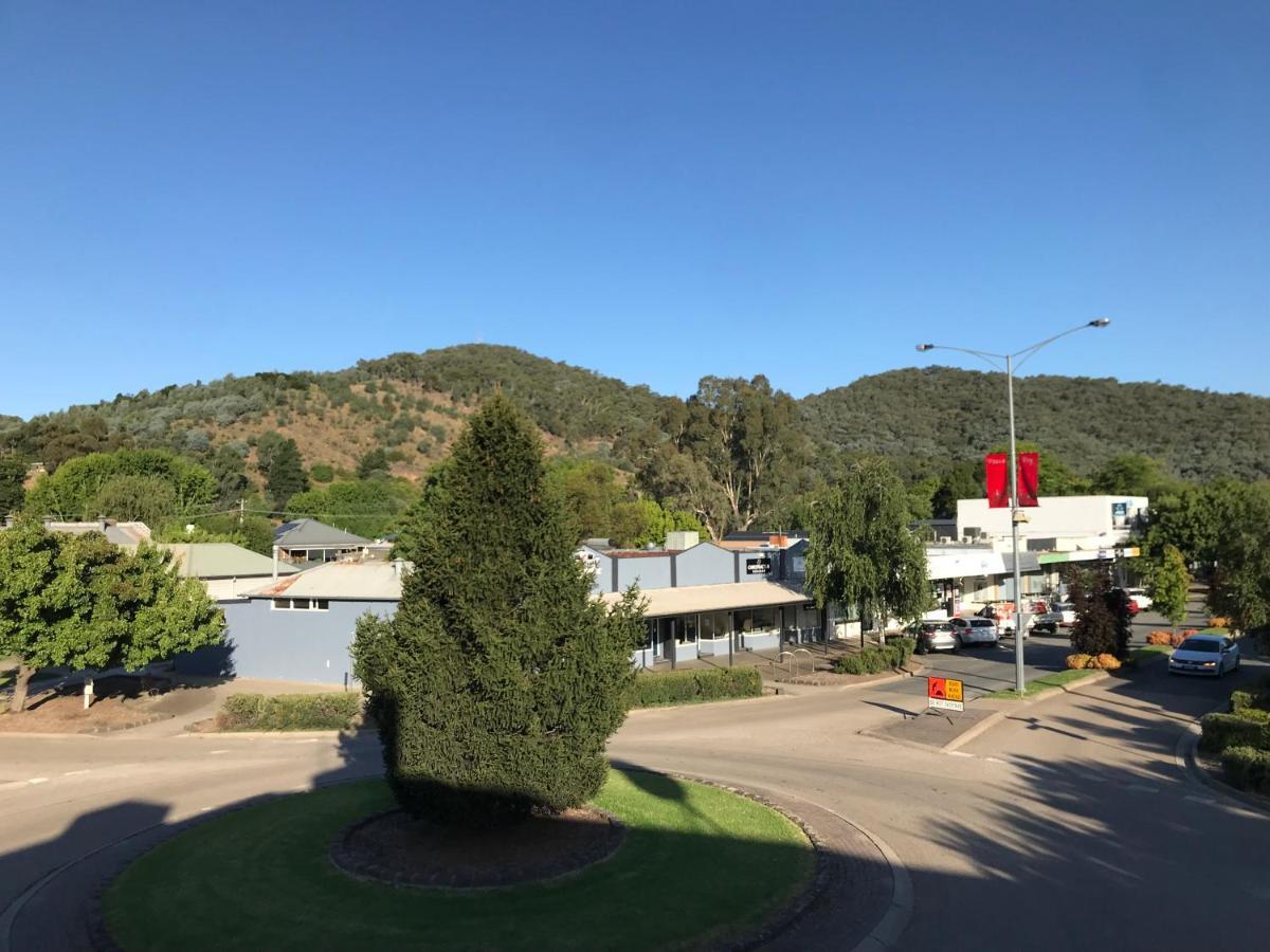 Myrtleford Hotel Eksteriør bilde